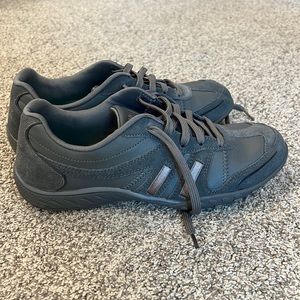 Sketchers memory foam shoes